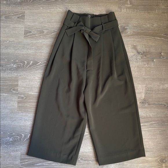 COS green  belted paper-bag cropped trousers 4 - Picture 2 of 13